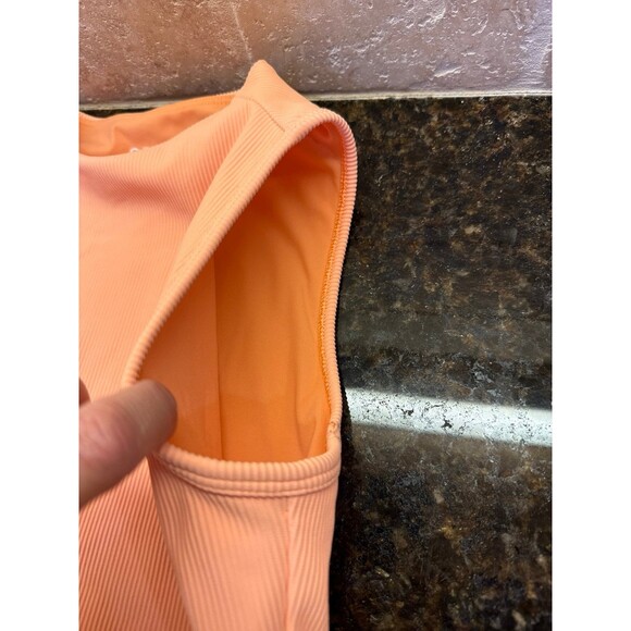 Spanx Contour Mock Neck Crop Top Size Small Peach Light Orange NEW - Picture 5 of 9